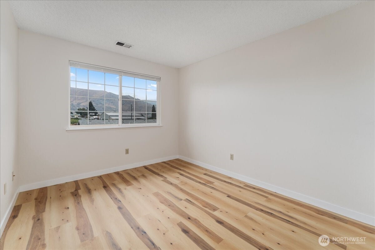 100 Simon Street Unit: 40