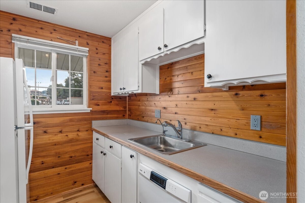 100 Simon Street Unit: 40