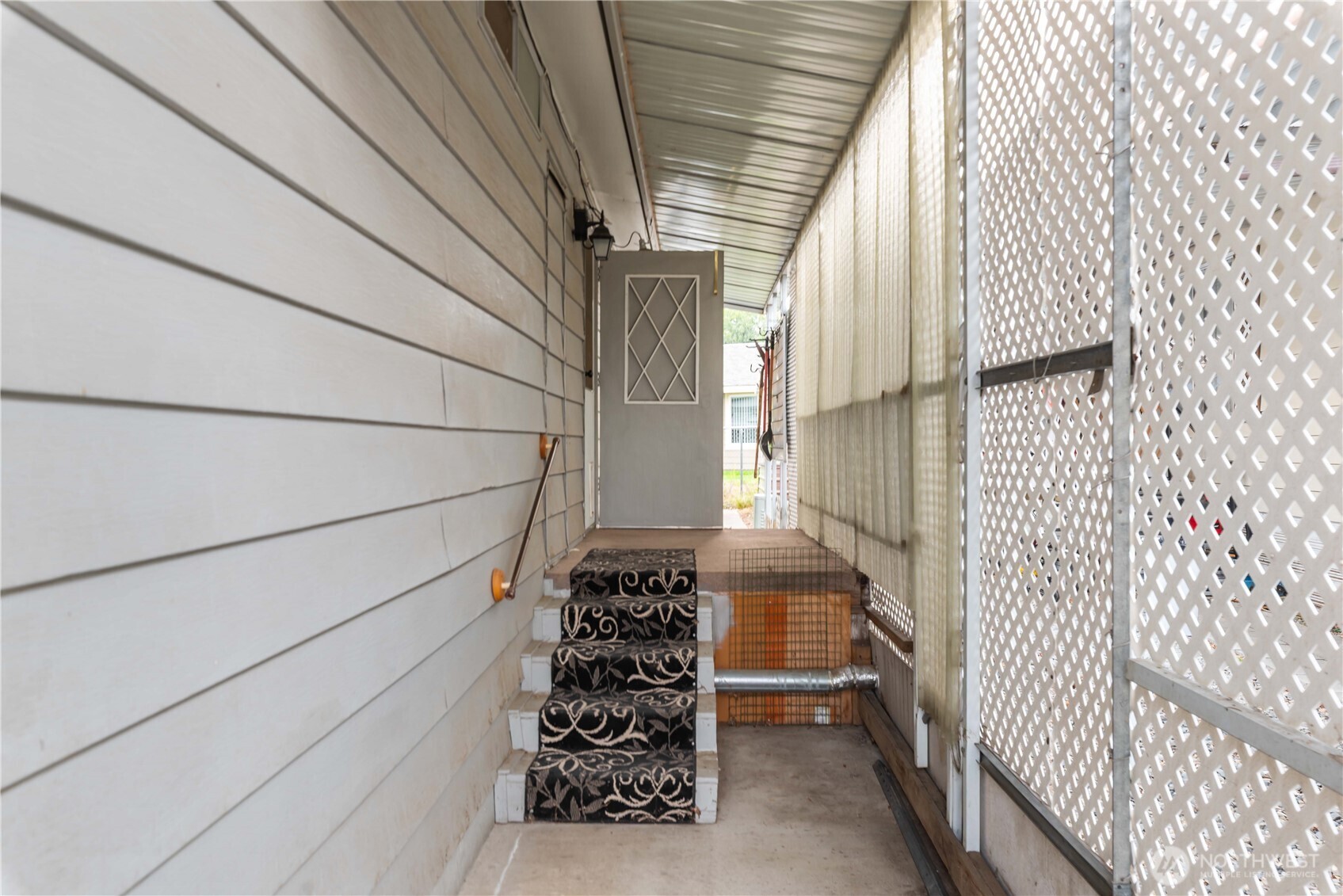 1311 Maple Street Unit: 18