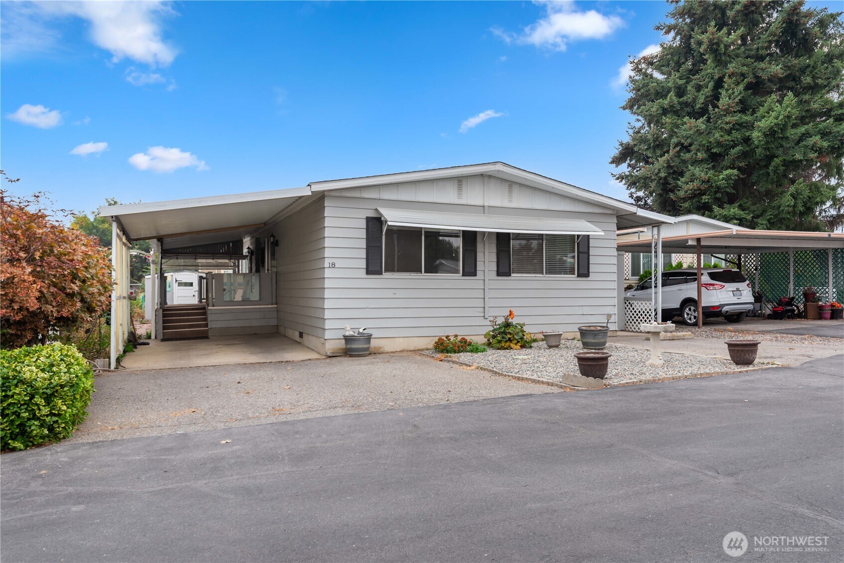 1311 Maple Street Unit: 18