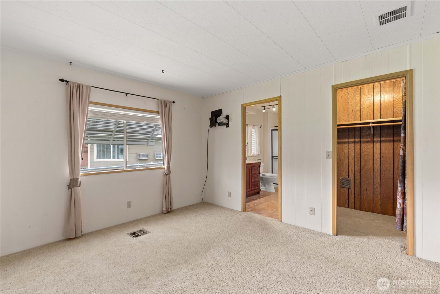 1311 Maple Street Unit: 18