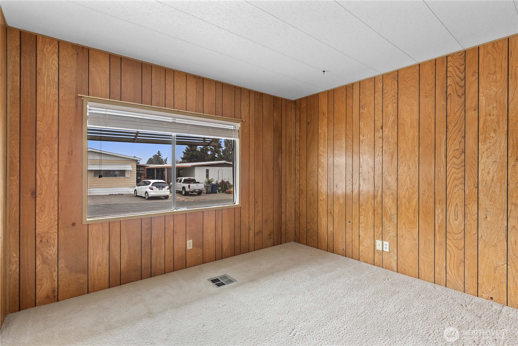 1311 Maple Street Unit: 18