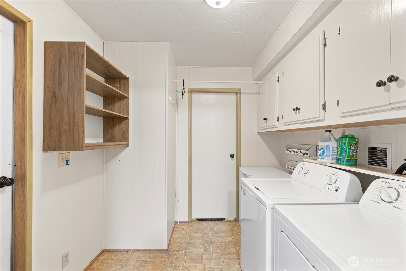 1311 Maple Street Unit: 18