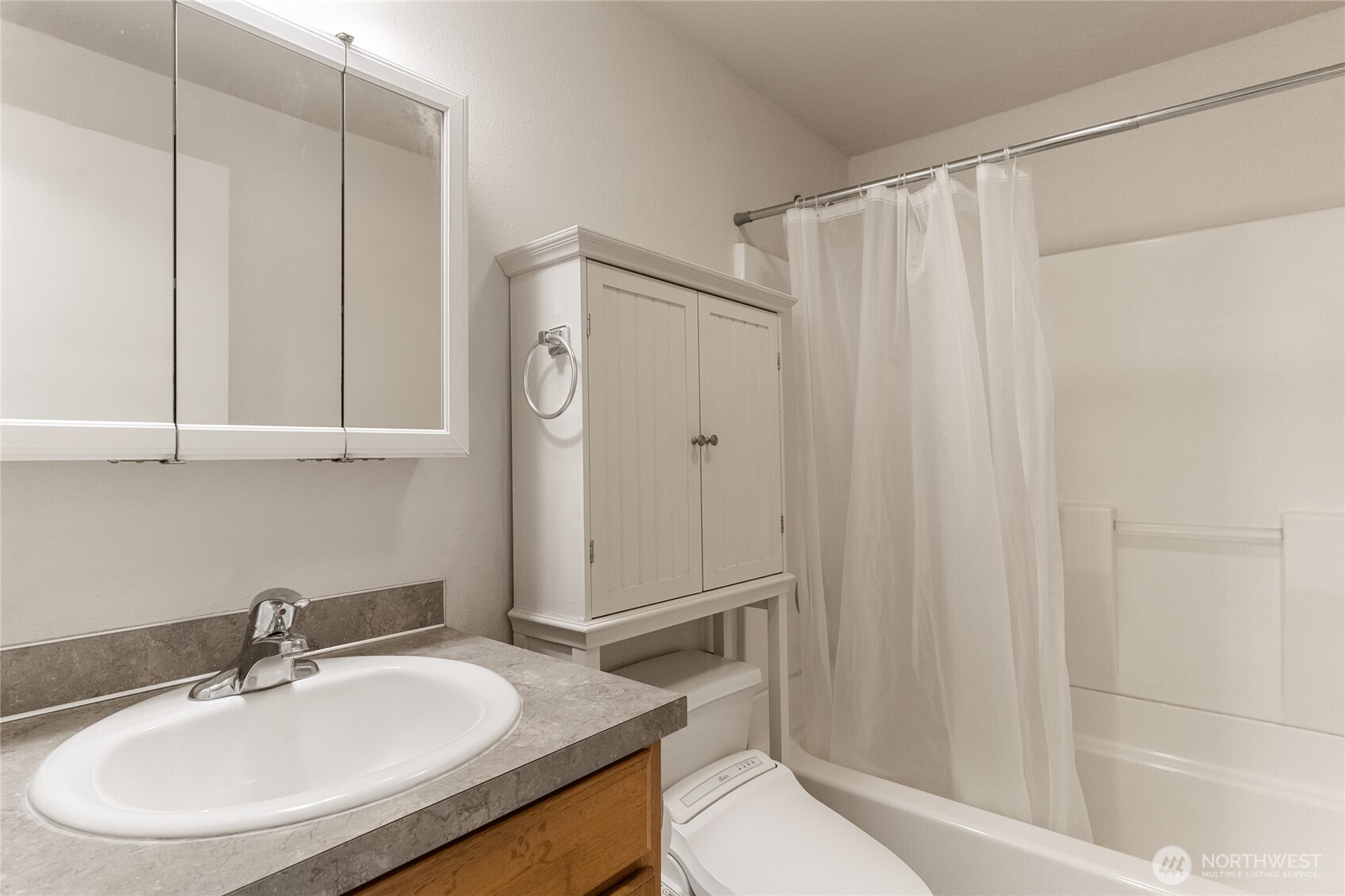 201 Pennsylvania Avenue Unit: 4