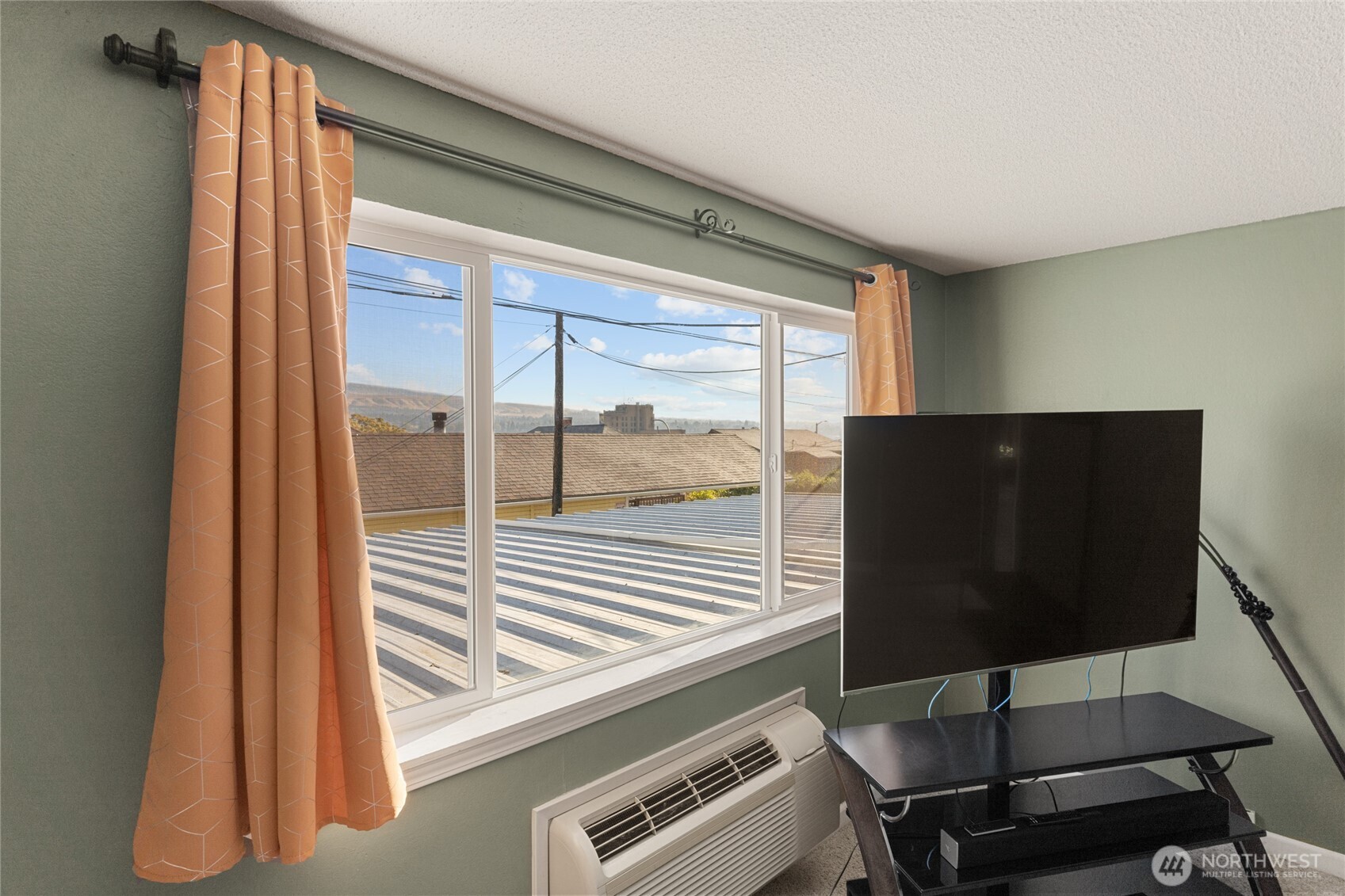 201 Pennsylvania Avenue Unit: 4