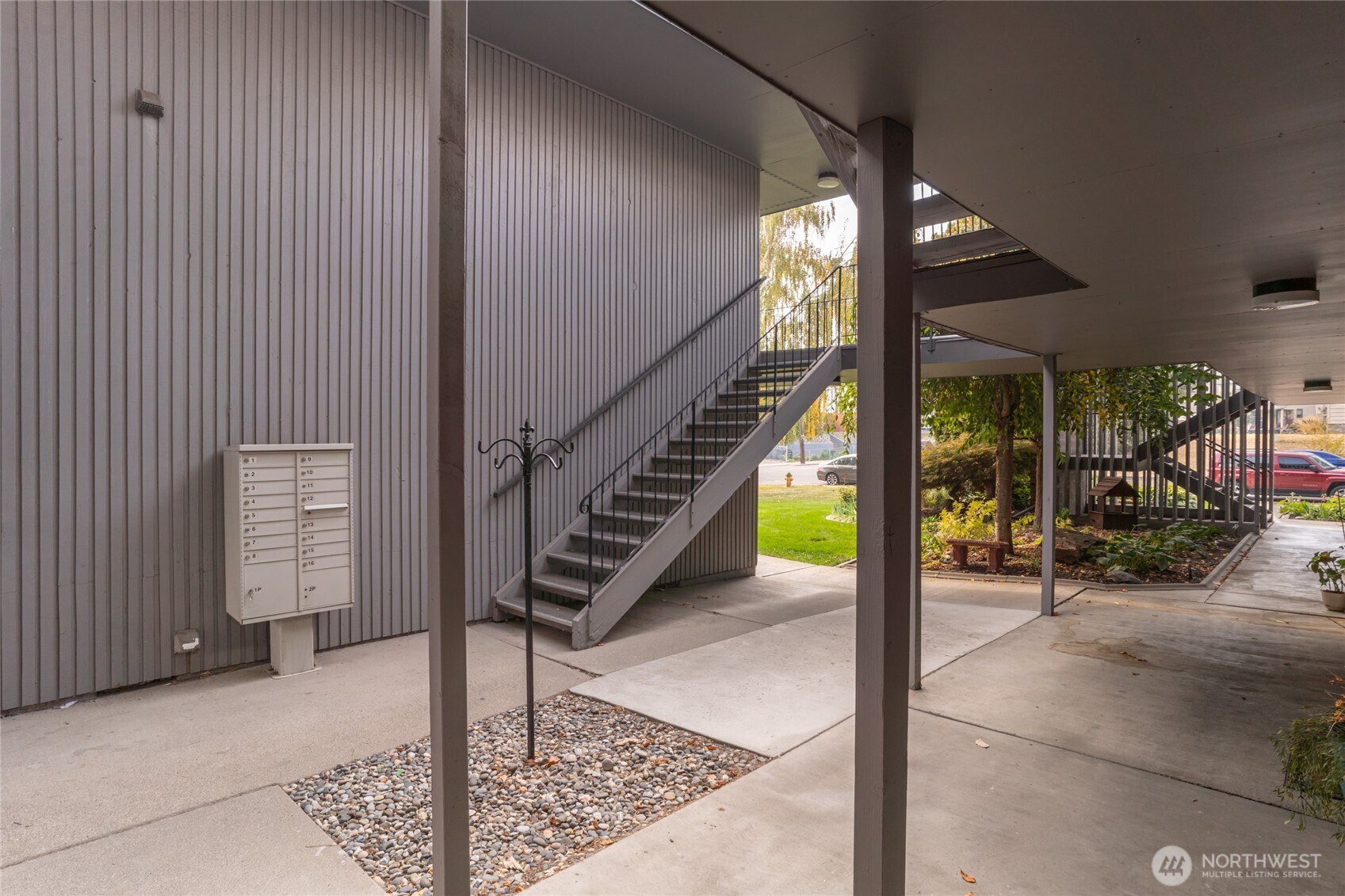 201 Pennsylvania Avenue Unit: 4