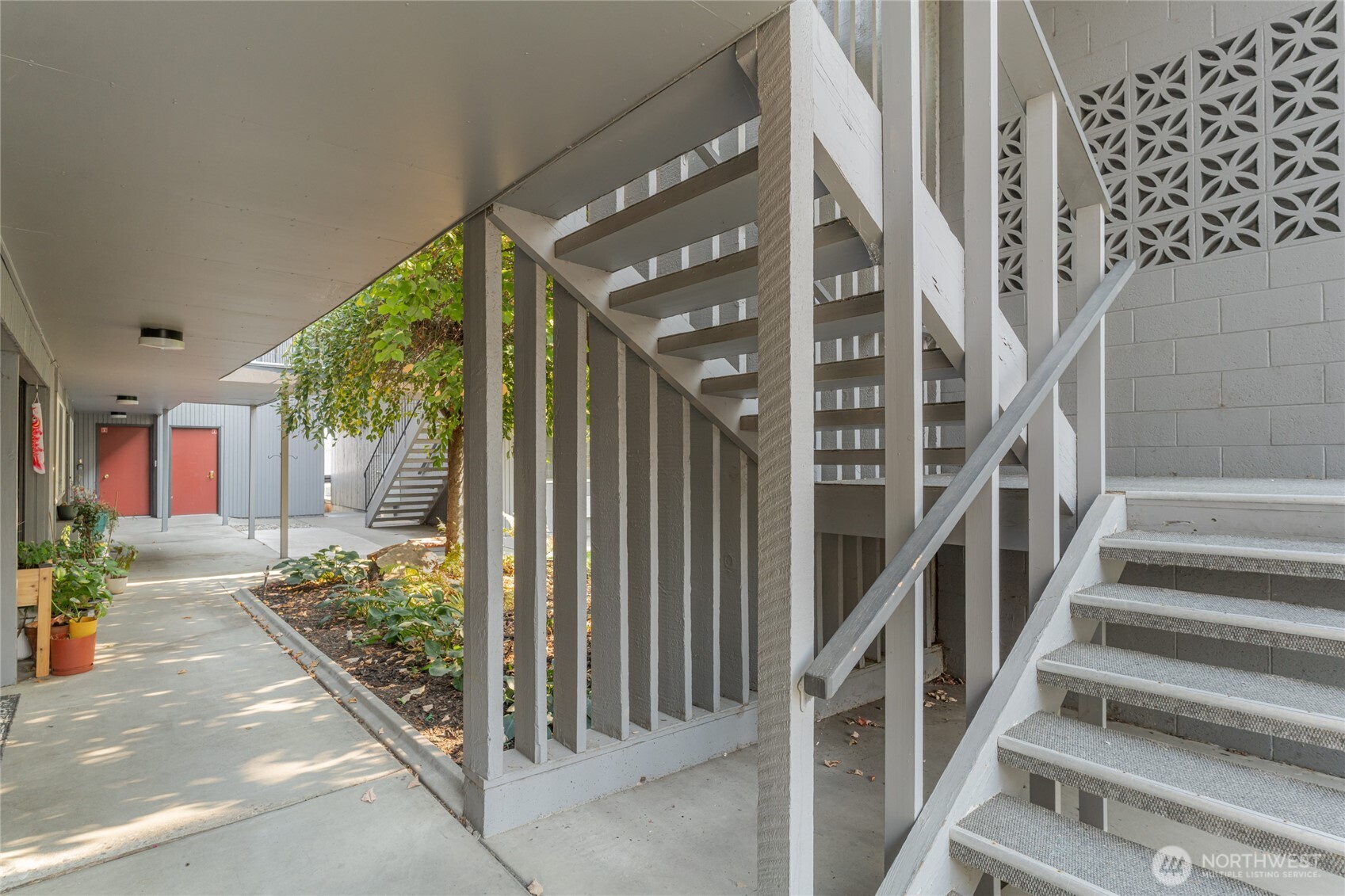 201 Pennsylvania Avenue Unit: 4