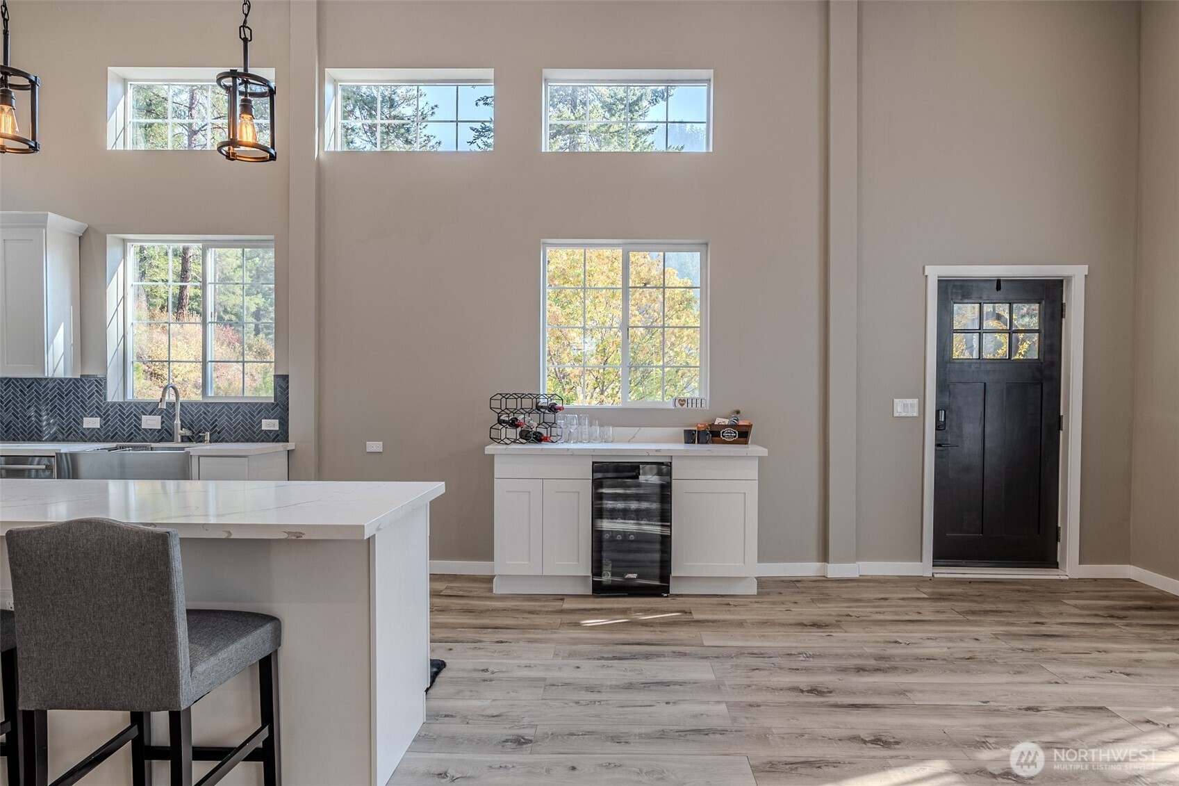 10642 Merry Canyon