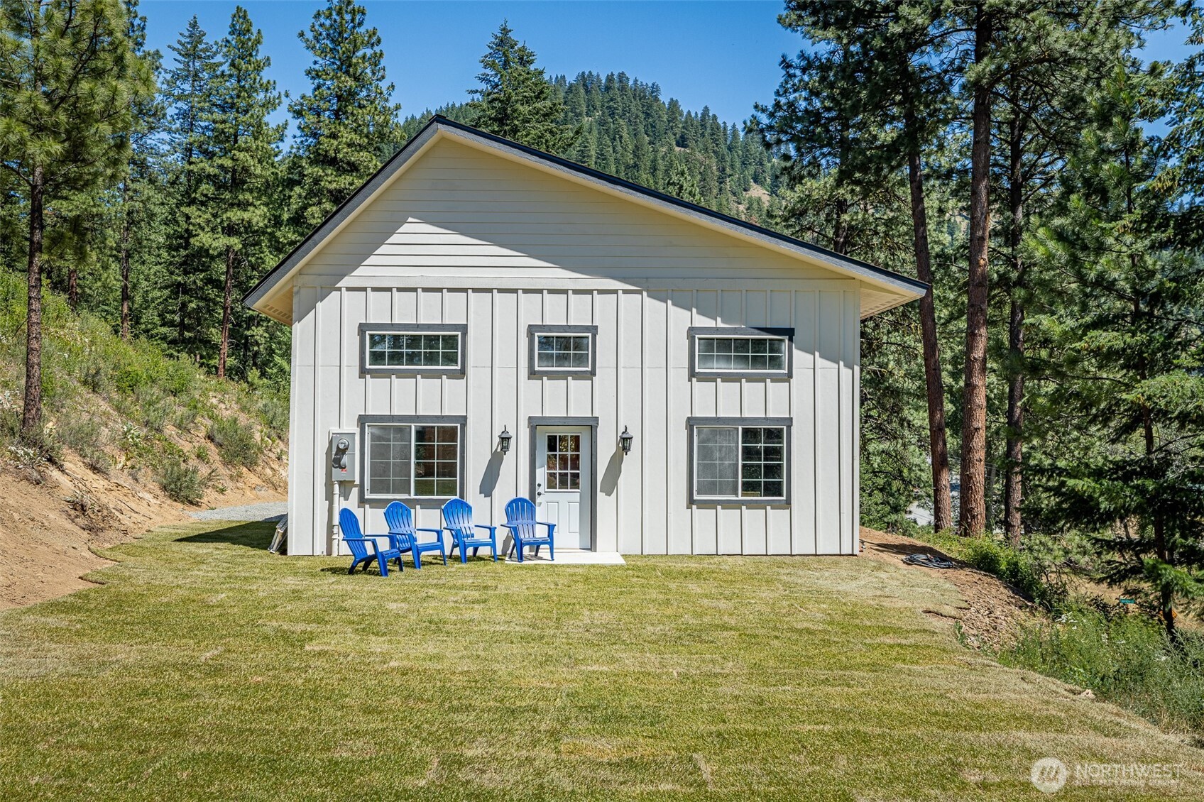 10642 Merry Canyon