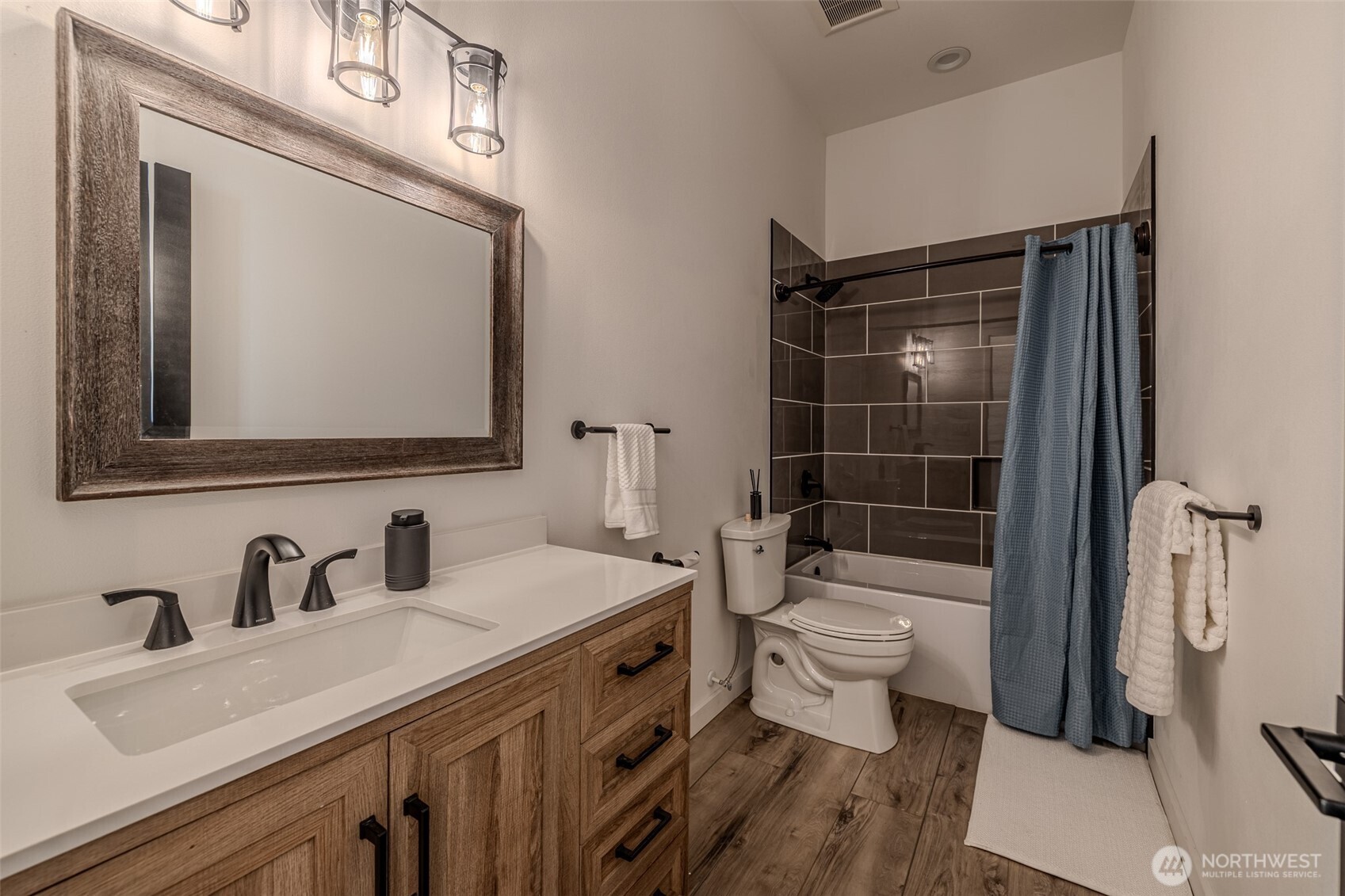 10642 Merry Canyon