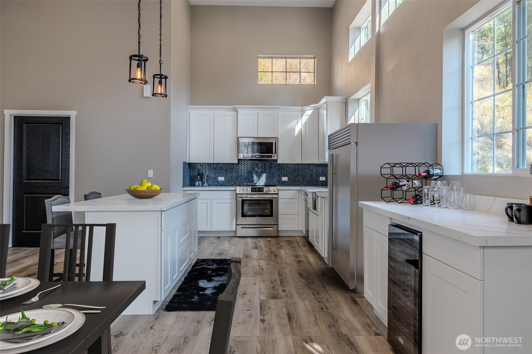 10642 Merry Canyon