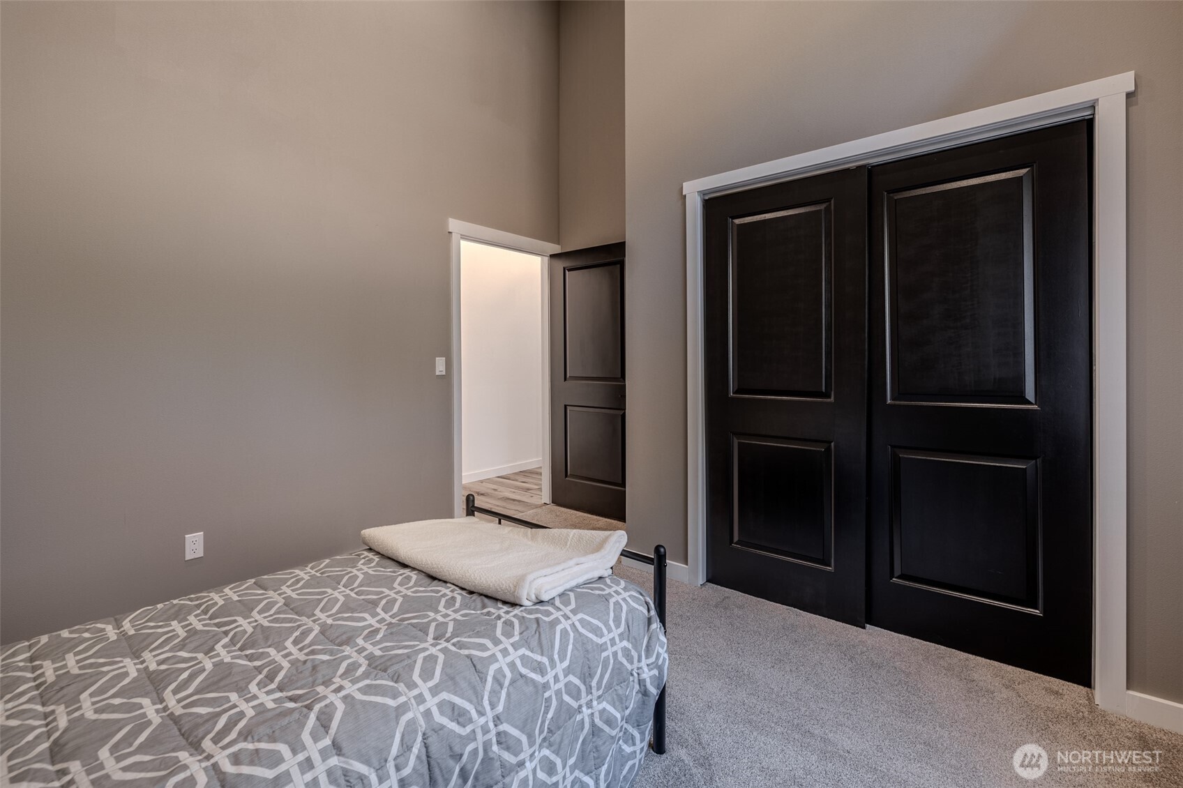 10642 Merry Canyon