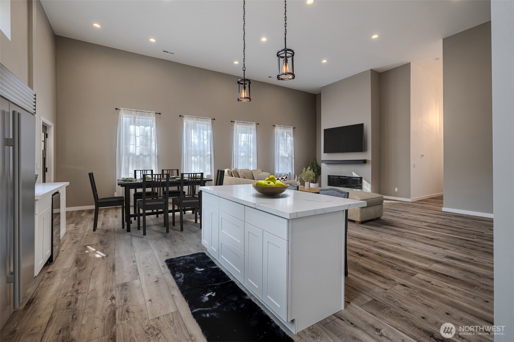 10642 Merry Canyon
