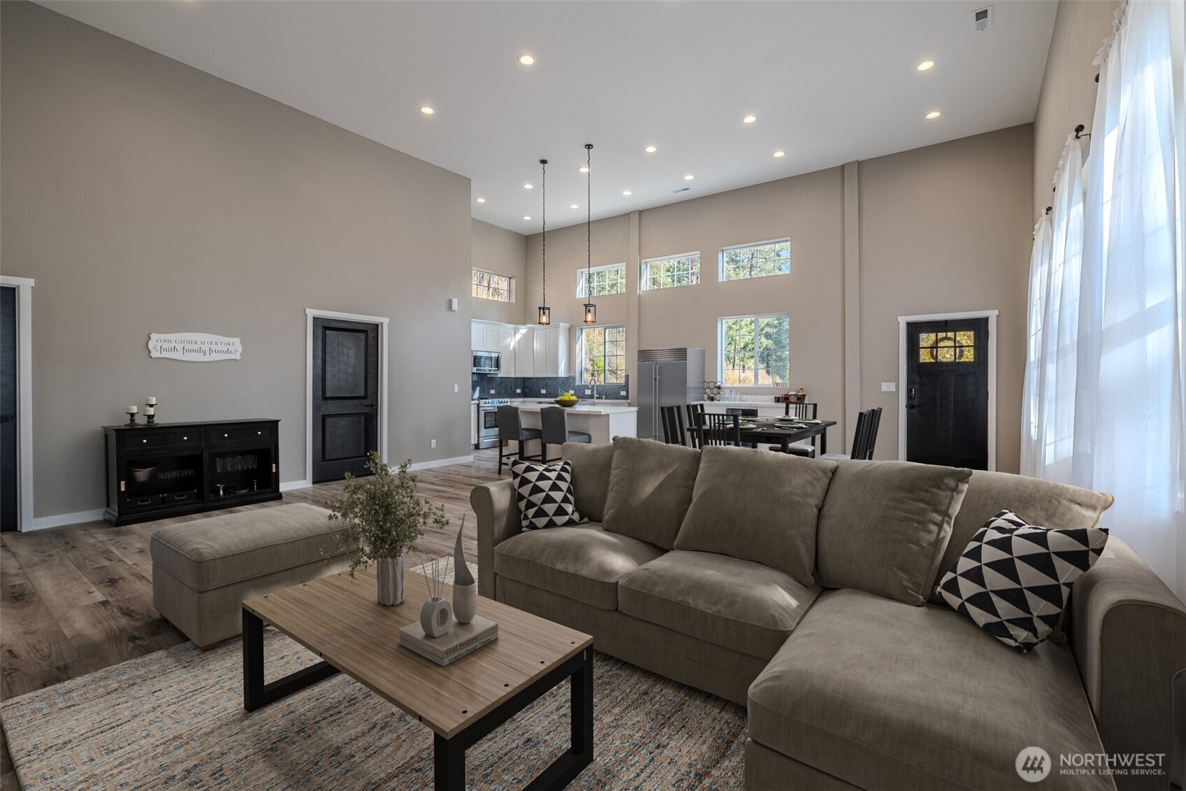 10642 Merry Canyon