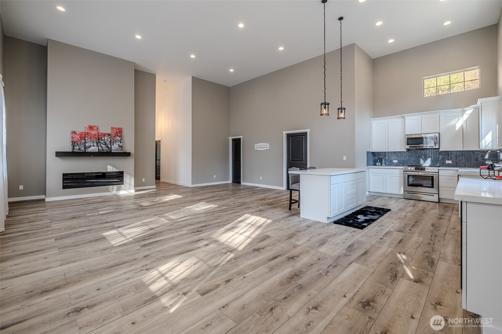 10642 Merry Canyon
