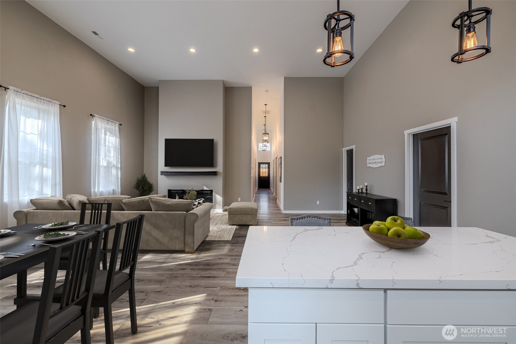 10642 Merry Canyon
