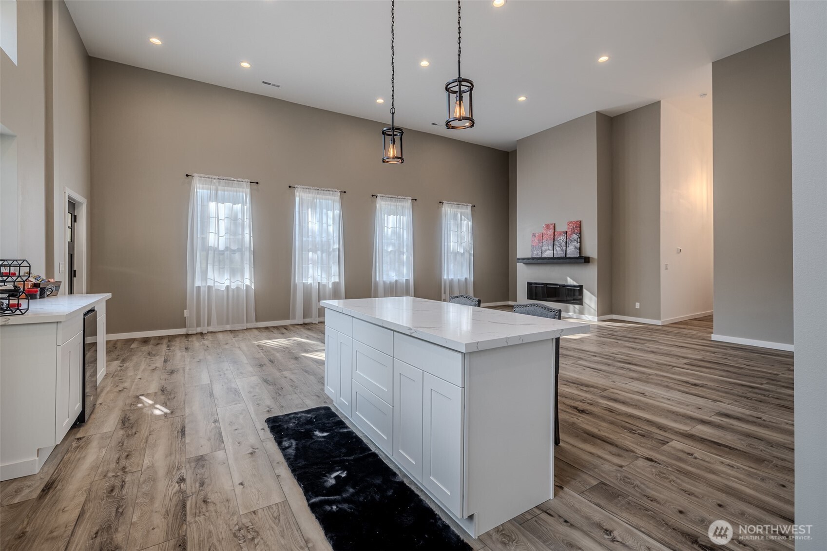 10642 Merry Canyon