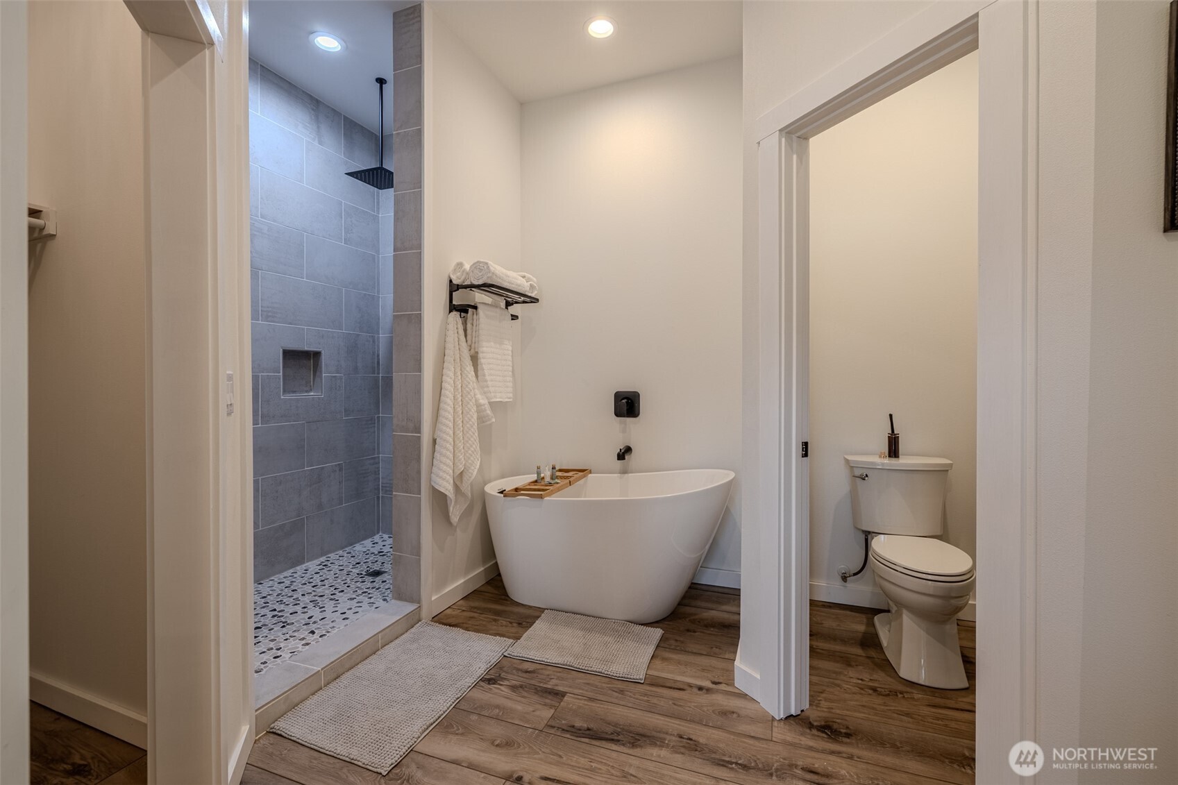10642 Merry Canyon