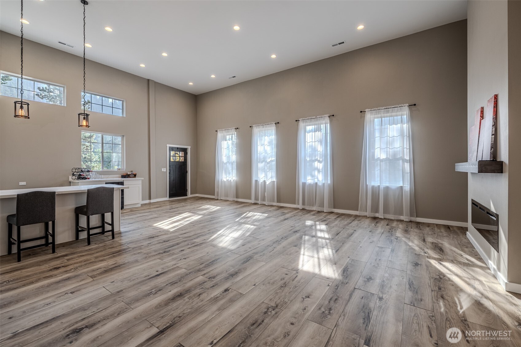 10642 Merry Canyon