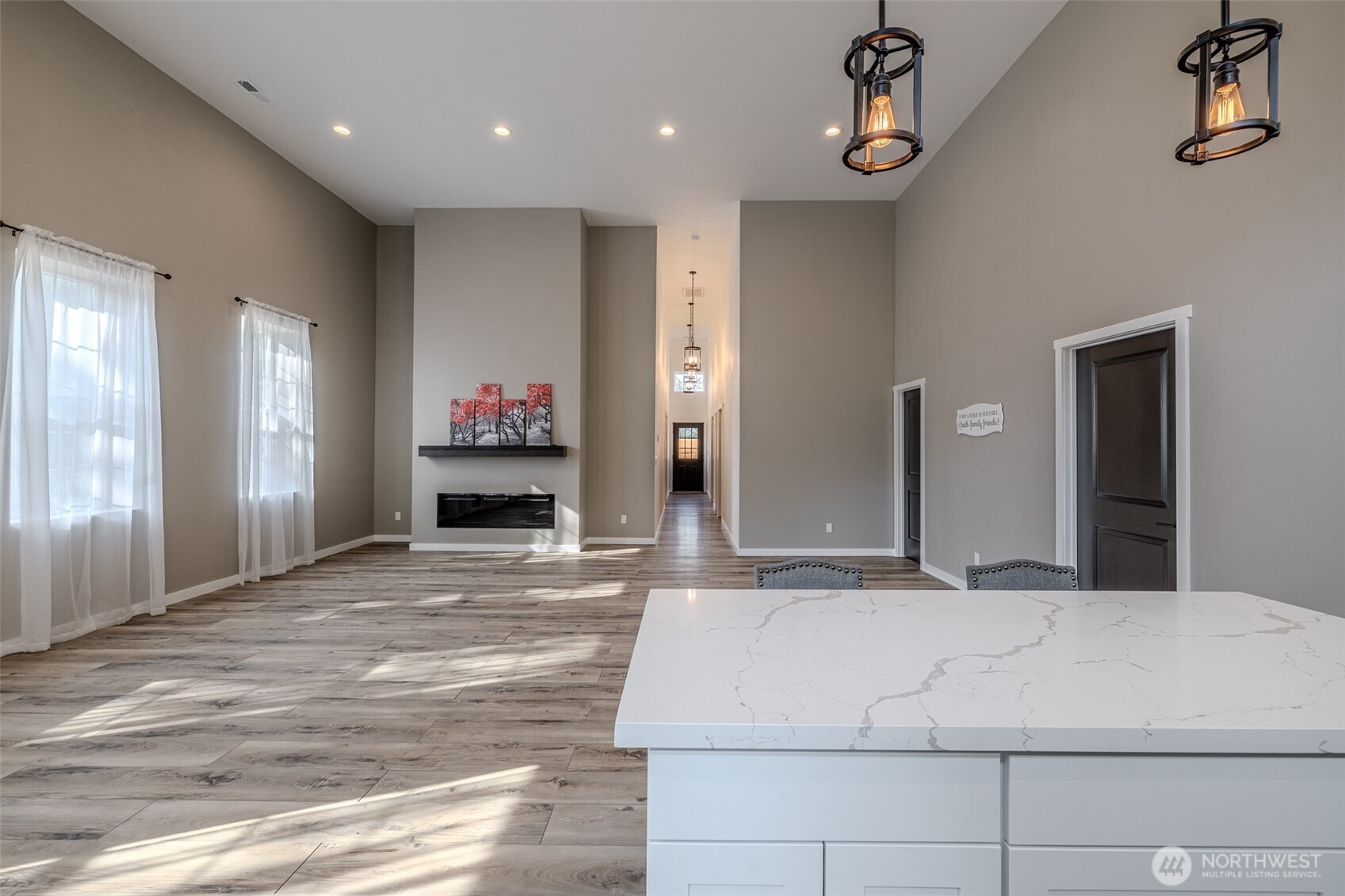 10642 Merry Canyon