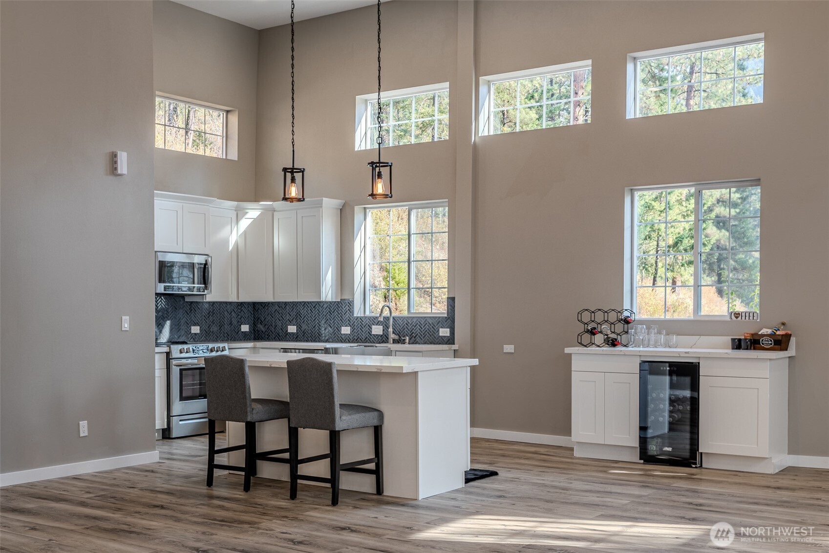 10642 Merry Canyon