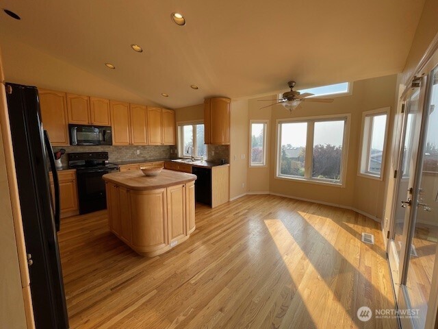 401 19th Street NE Unit: 4