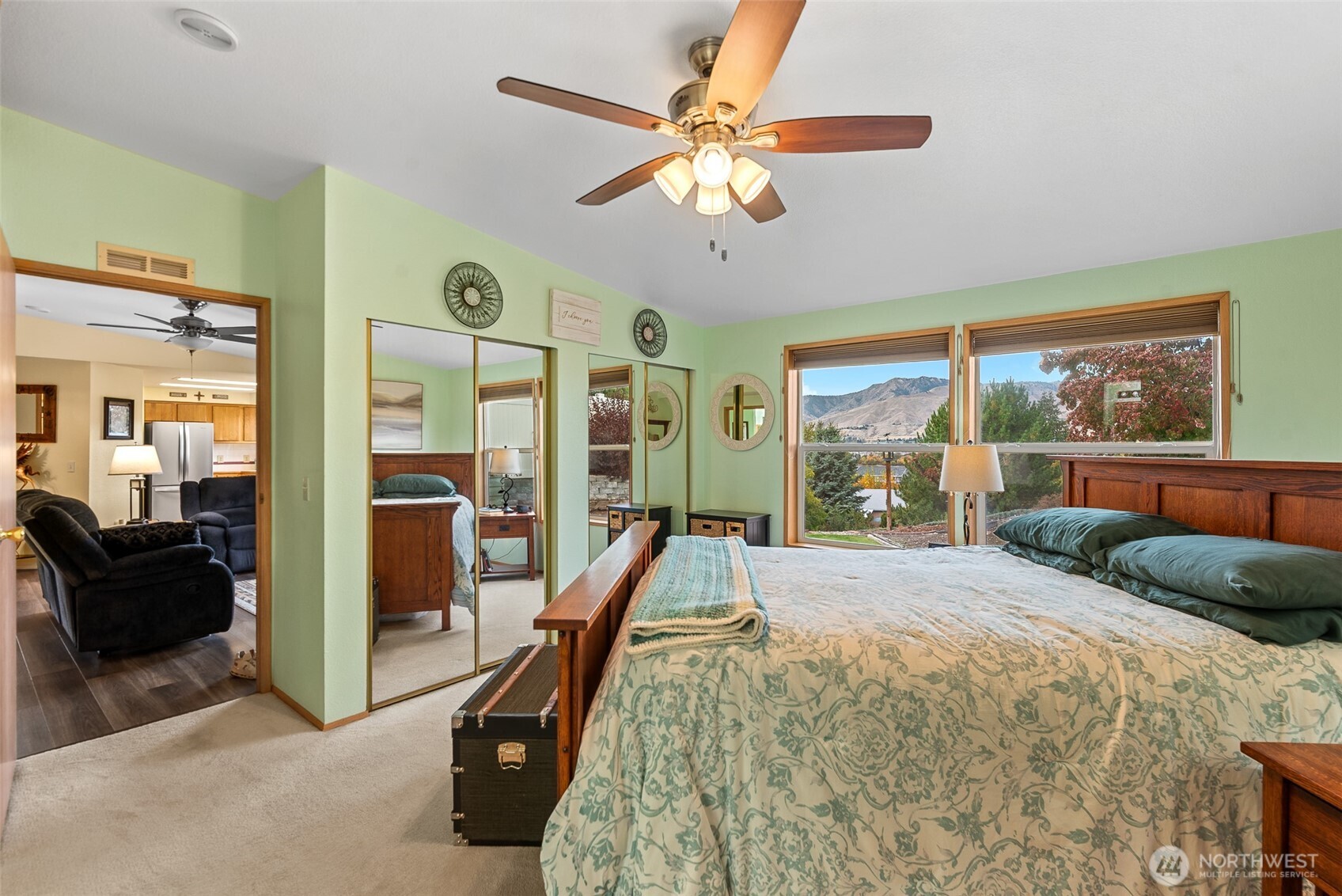 2736 NW Columbia Avenue