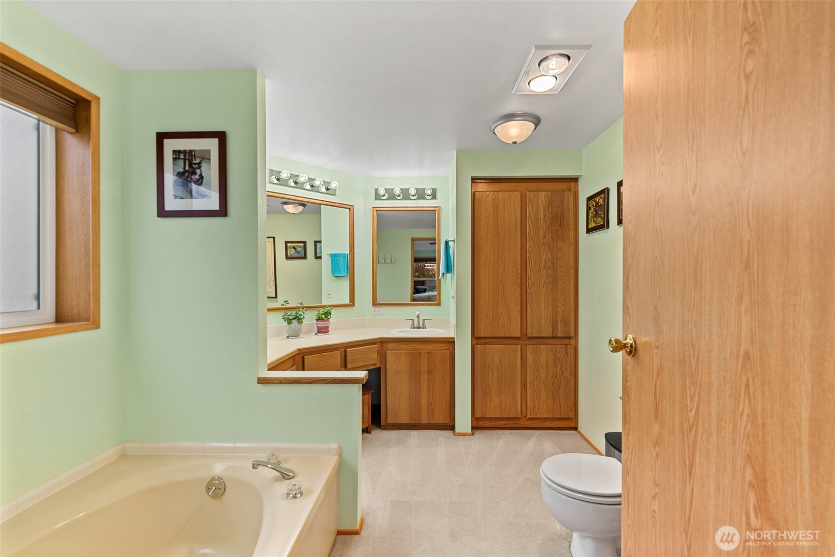 2736 NW Columbia Avenue