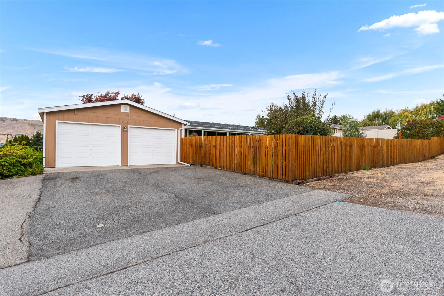 2736 NW Columbia Avenue