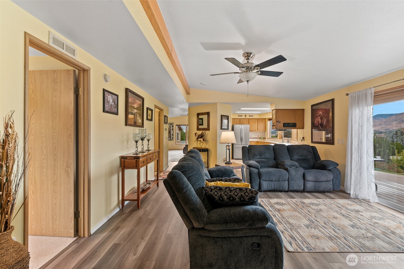 2736 NW Columbia Avenue