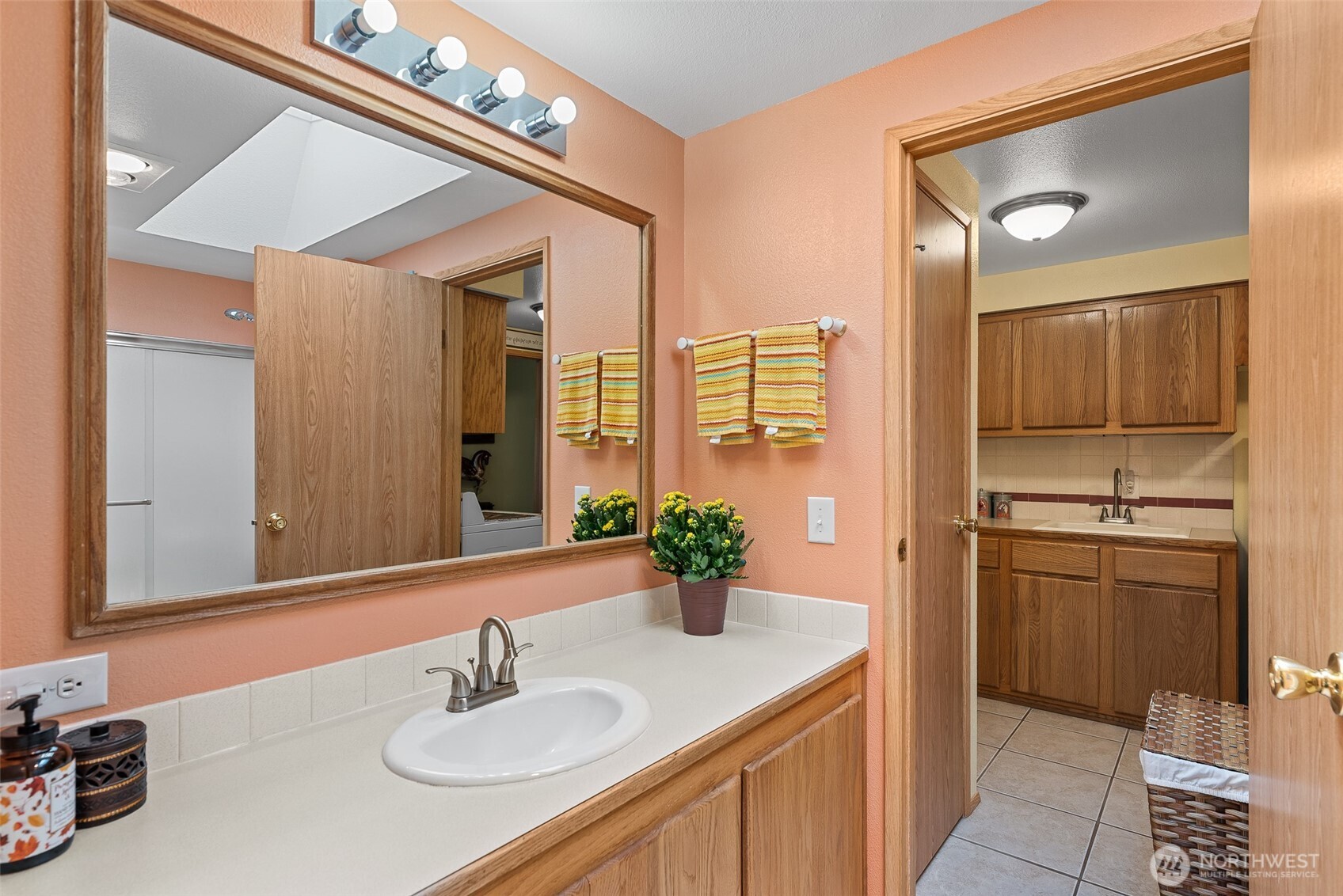 2736 NW Columbia Avenue