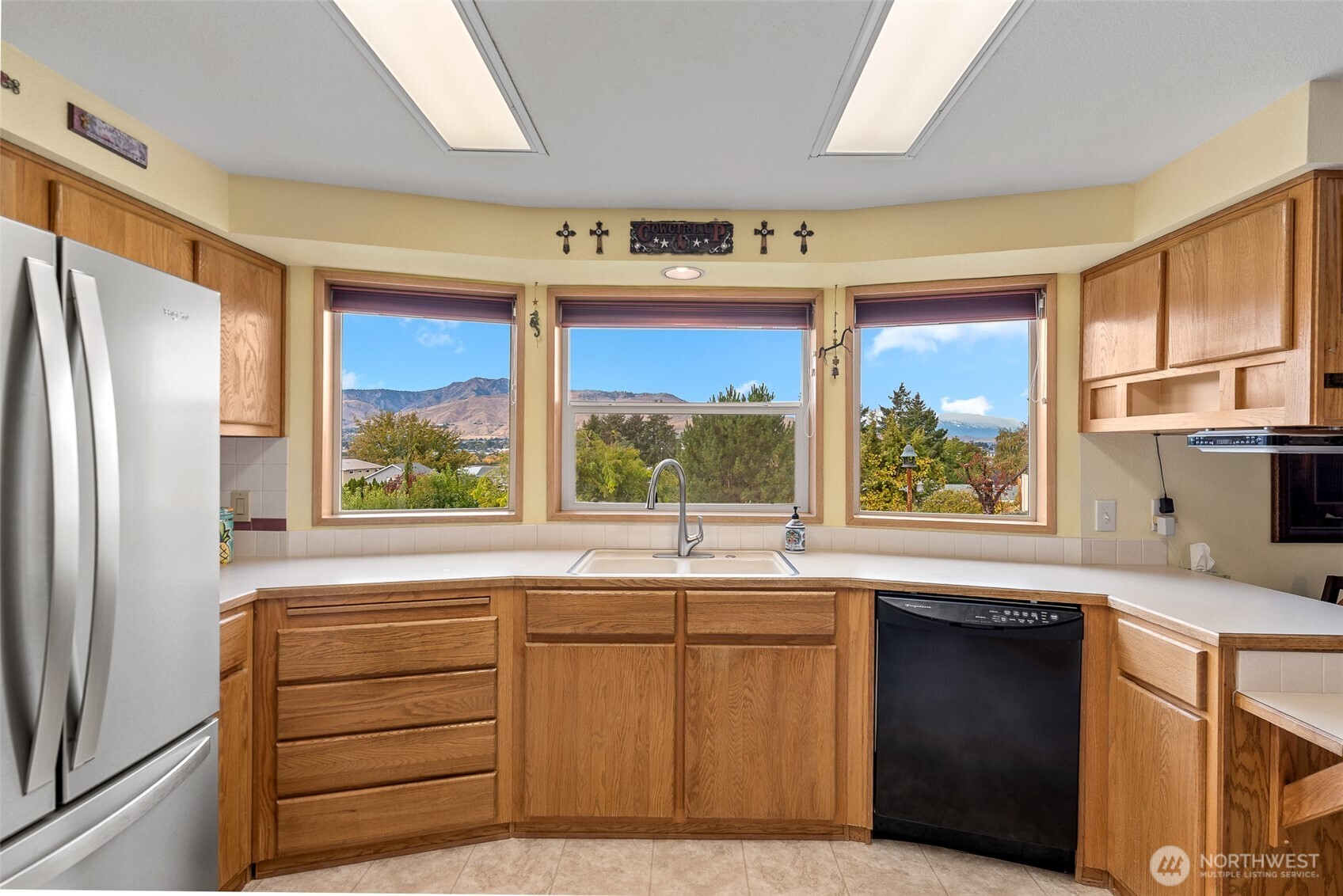 2736 NW Columbia Avenue