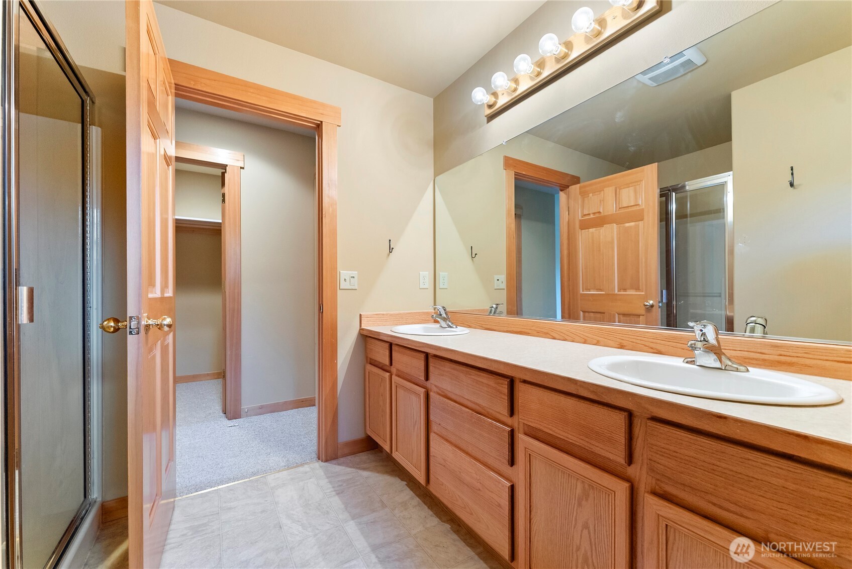 300 Cascadian Court Unit: 15