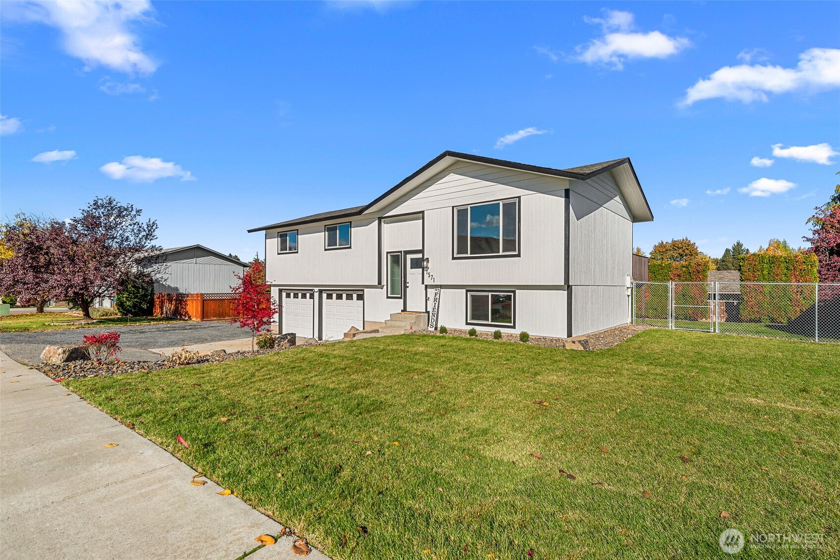 1571 3rd Street SE