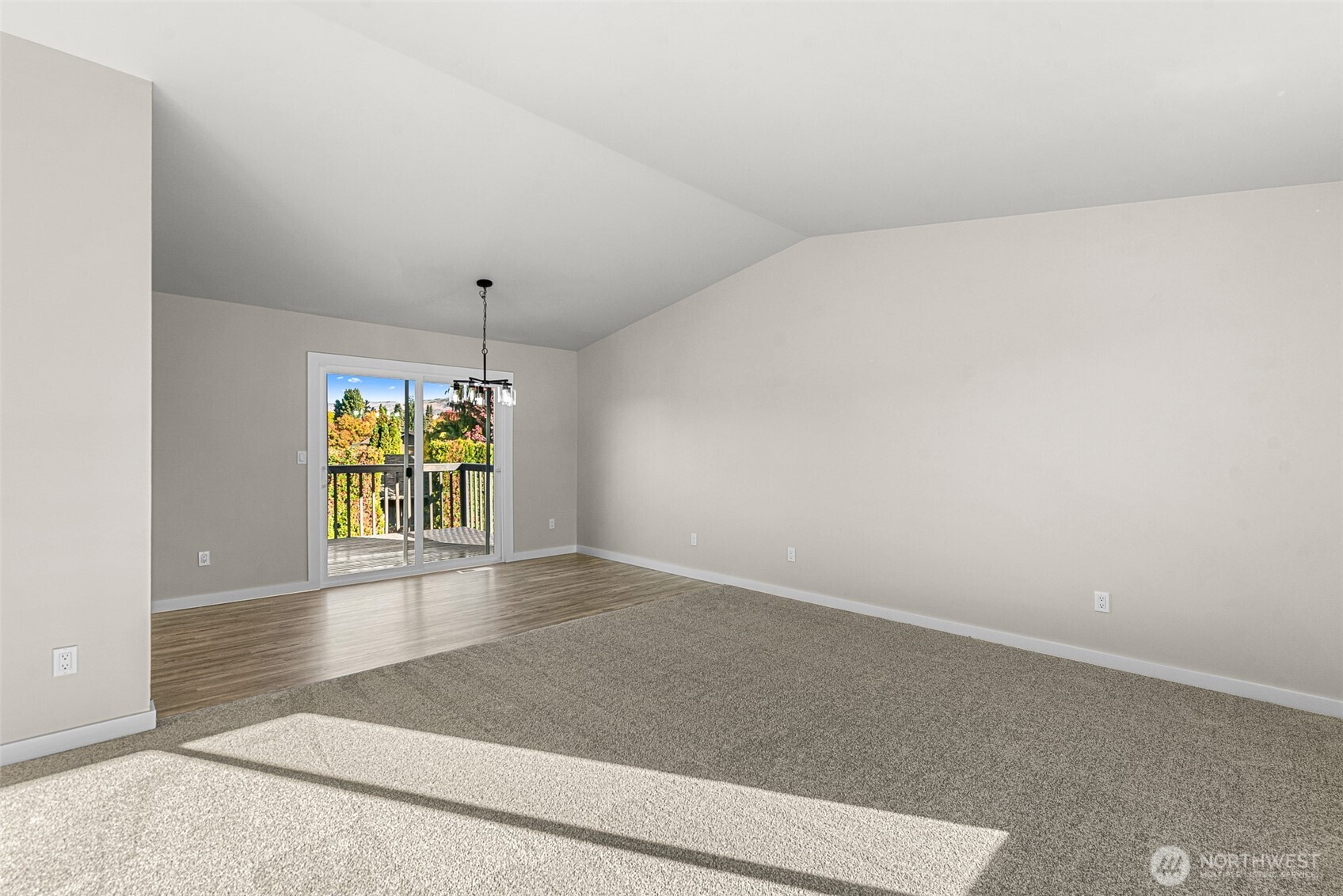1571 3rd Street SE