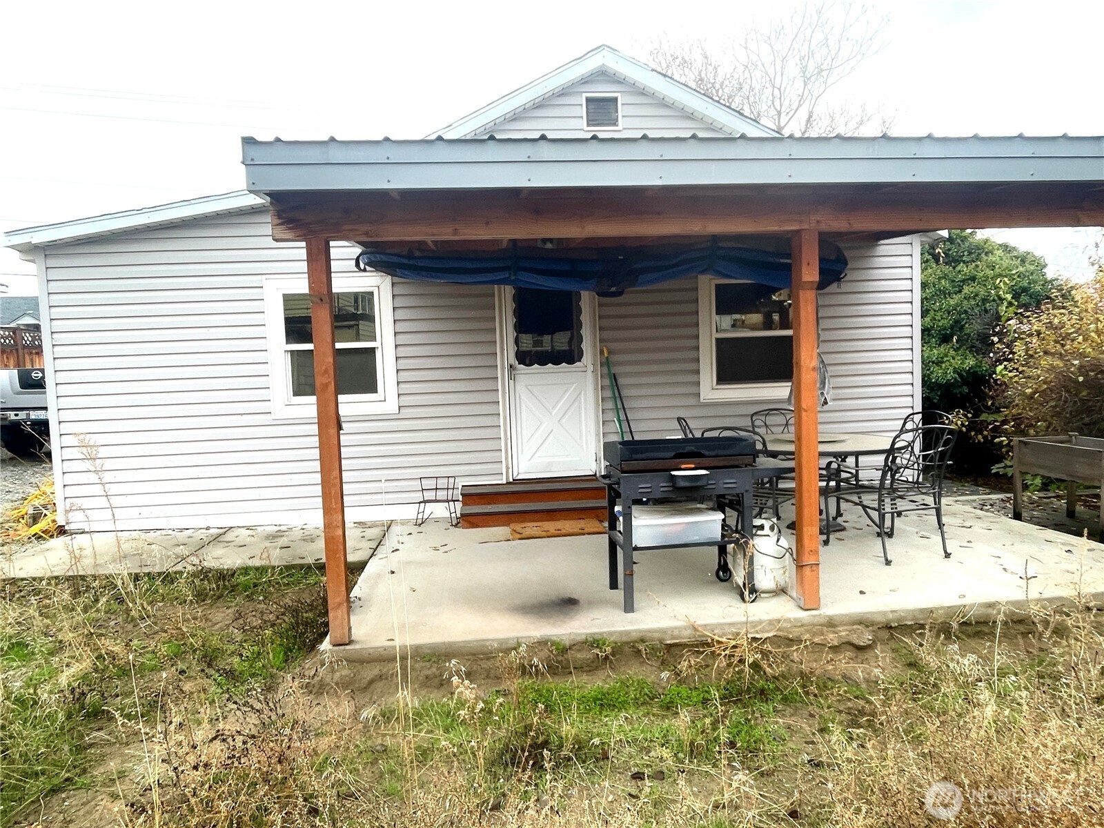 215 Dewberry E