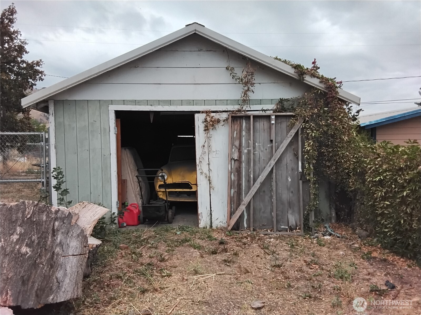 910 Dogwood Street