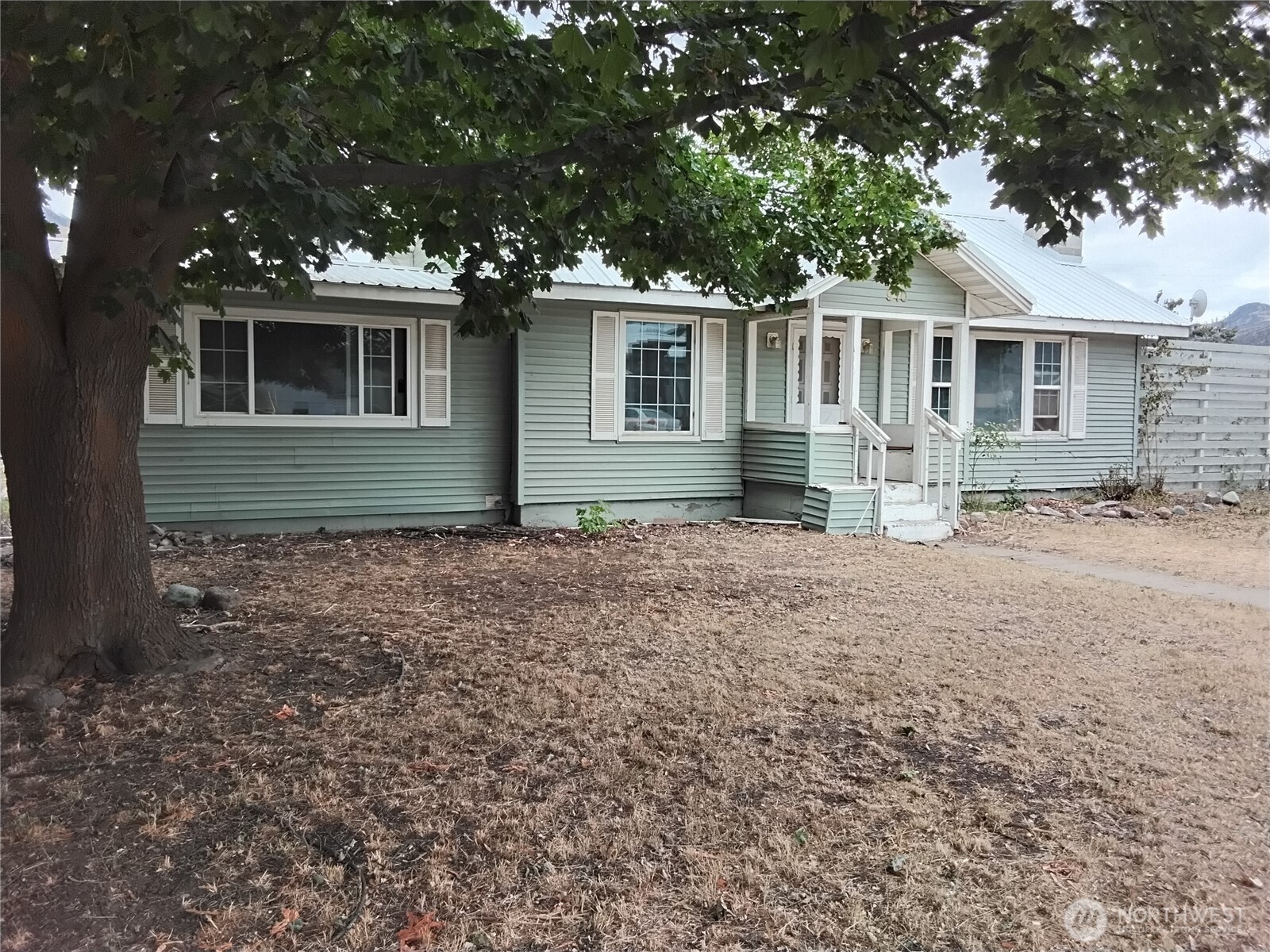 910 Dogwood Street