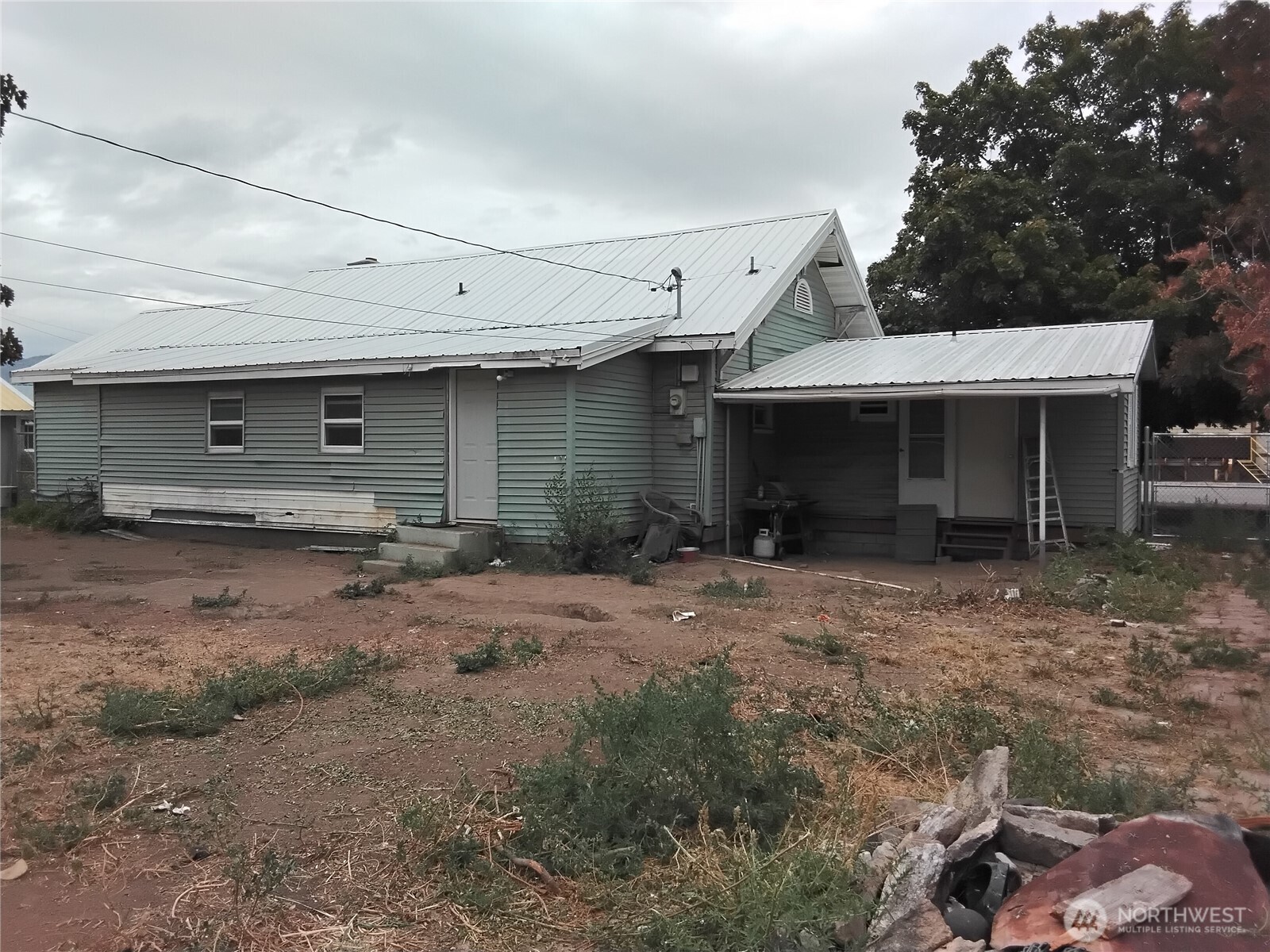 910 Dogwood Street