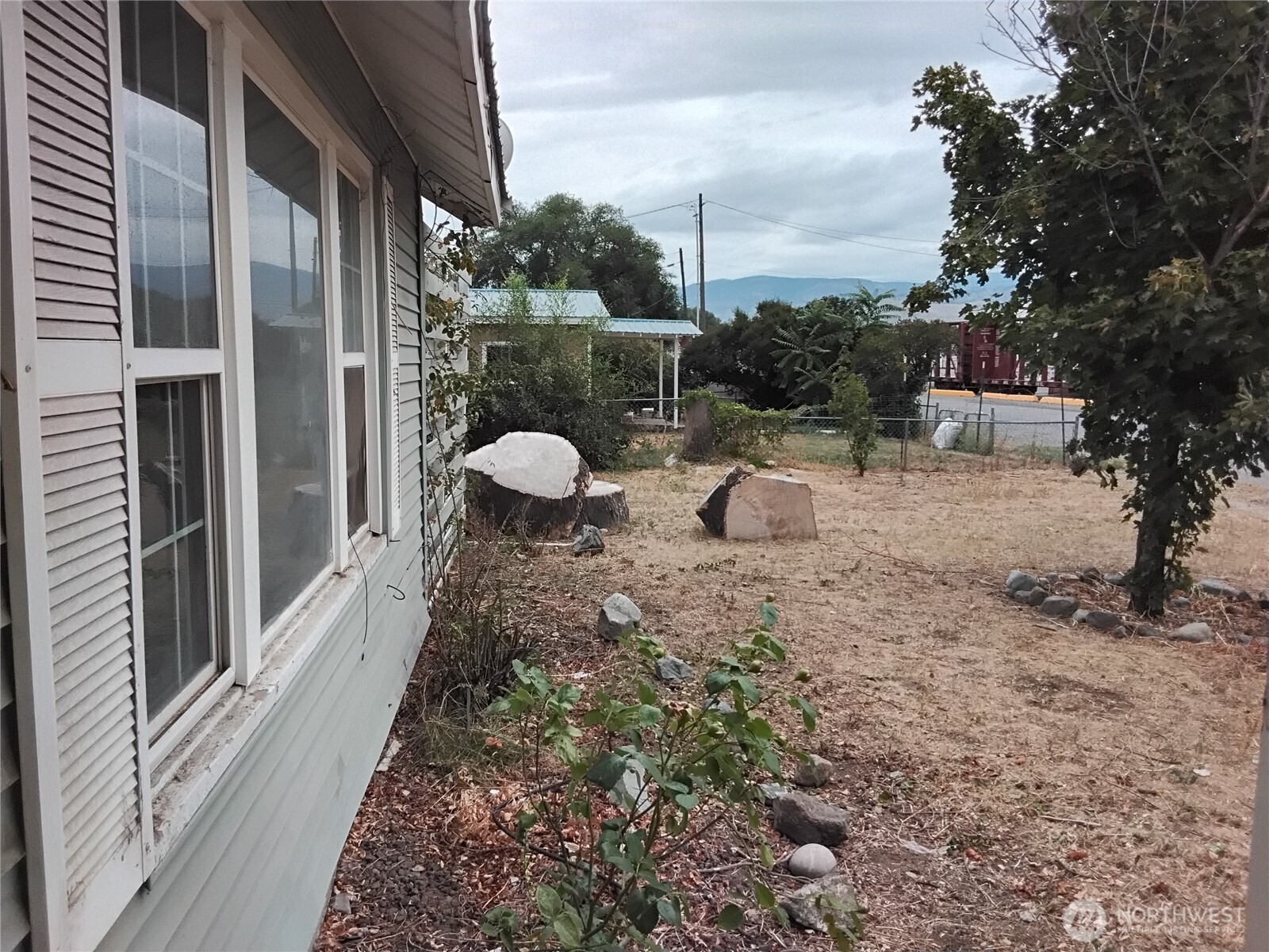 910 Dogwood Street