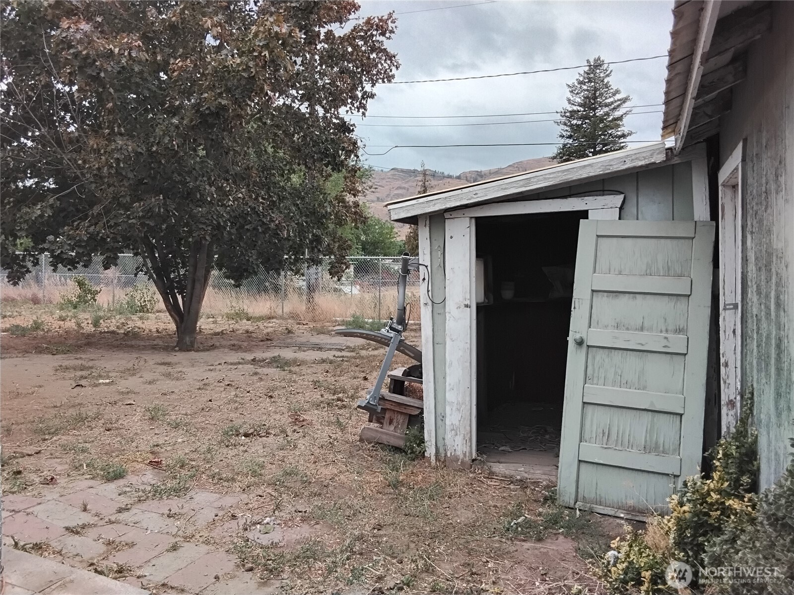 910 Dogwood Street