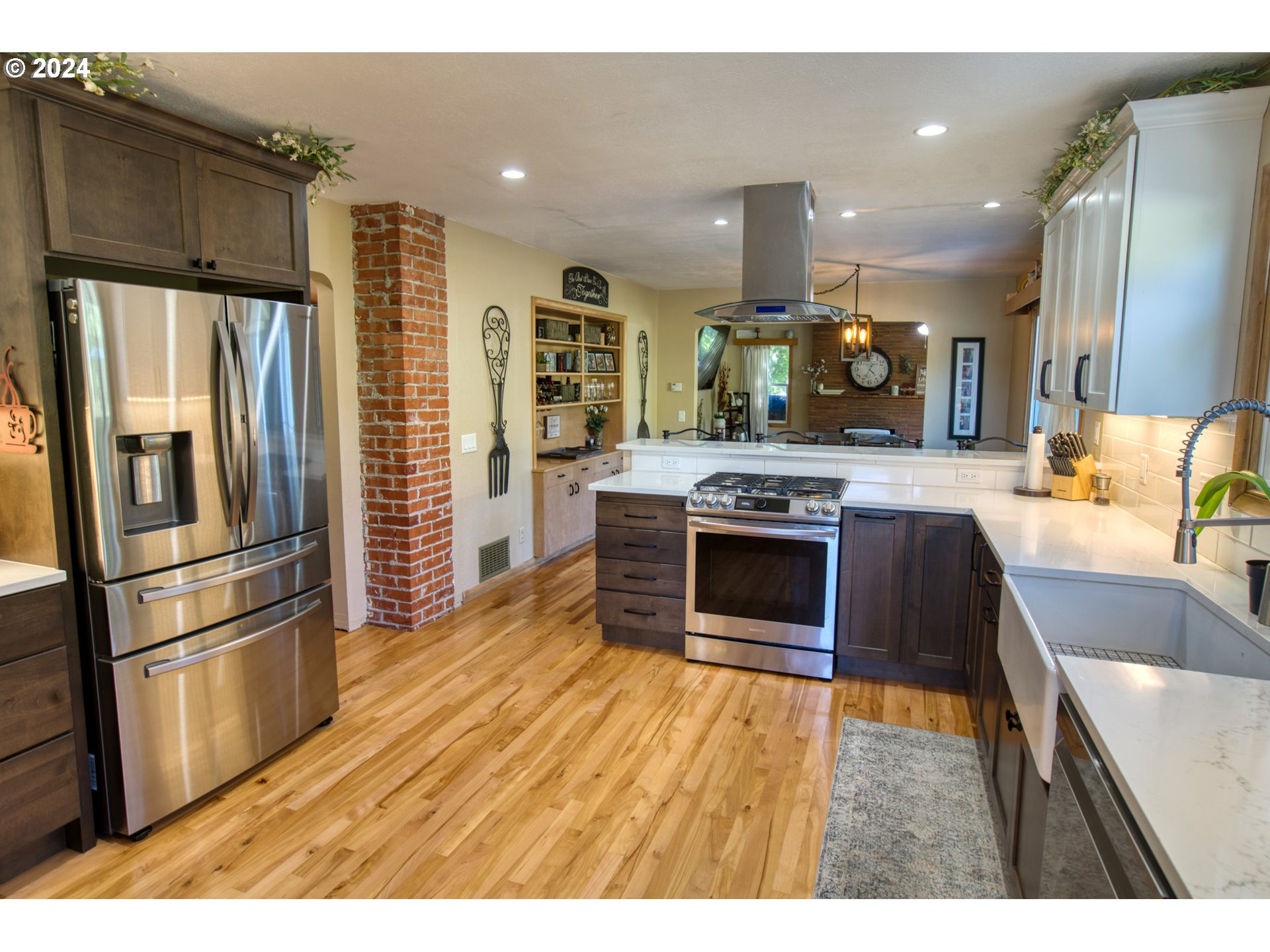 302 W BYARS AVE
