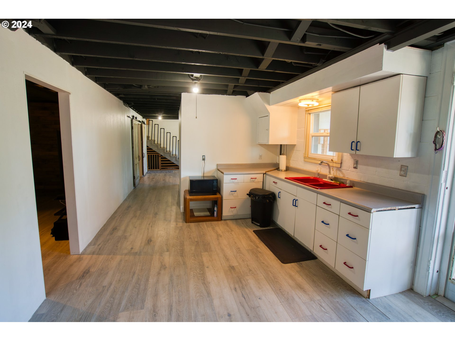 302 W BYARS AVE