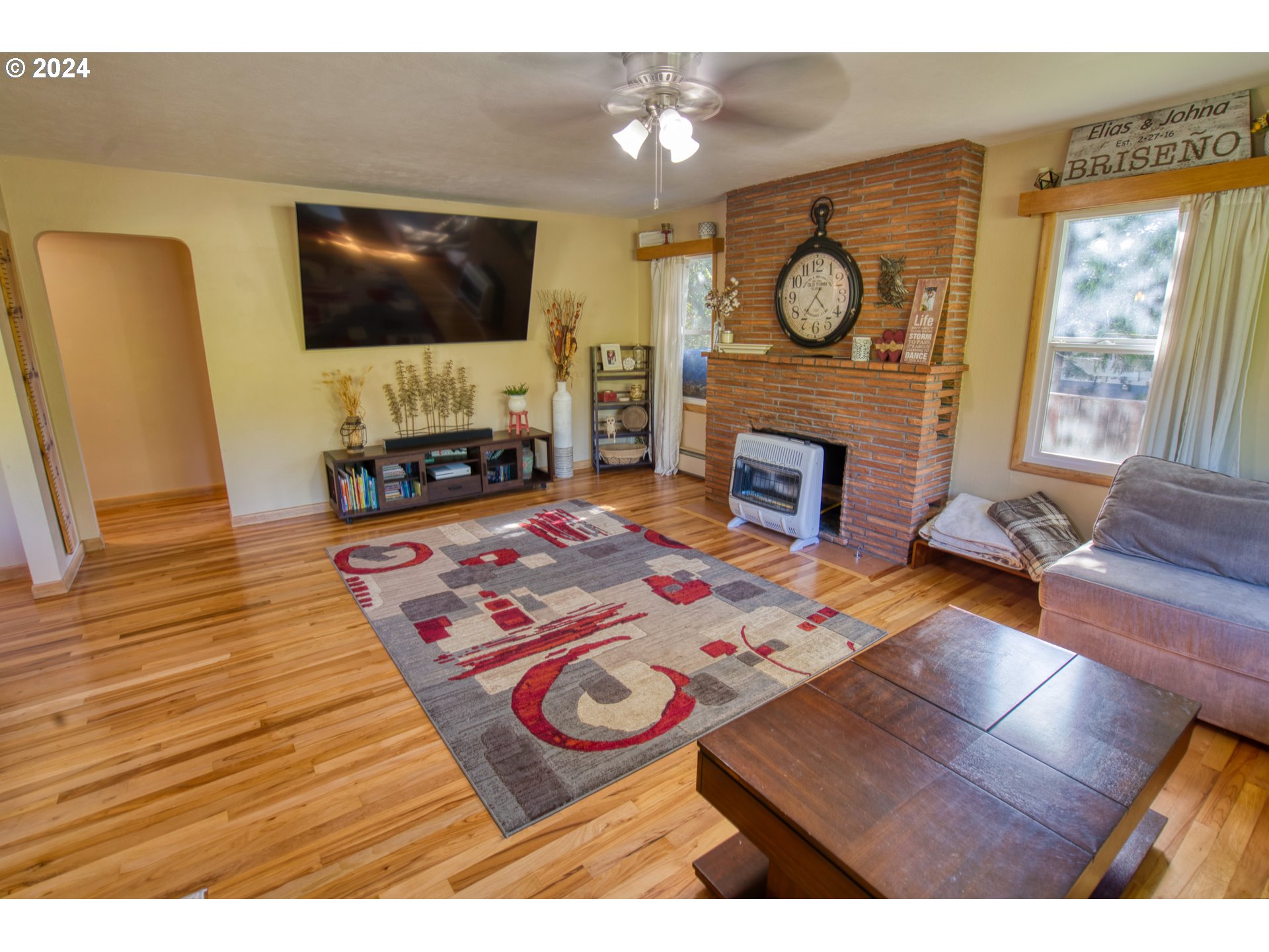 302 W BYARS AVE