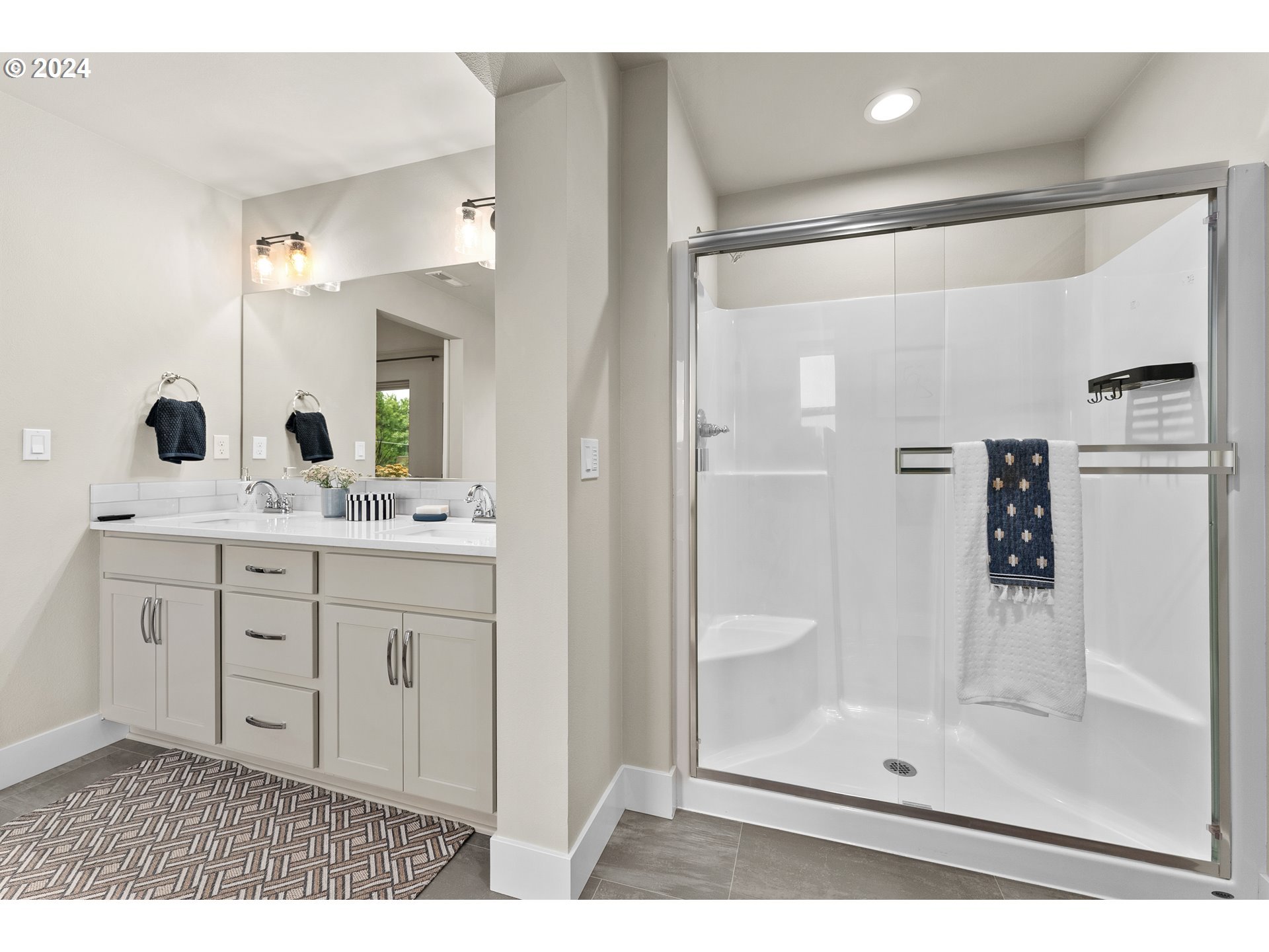 15679 NE CLACKAMAS CT