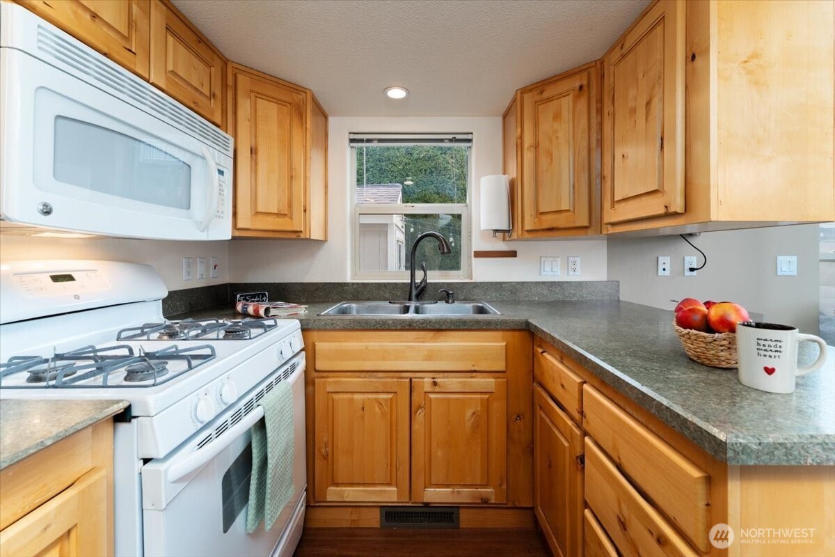 328 Pineview Drive