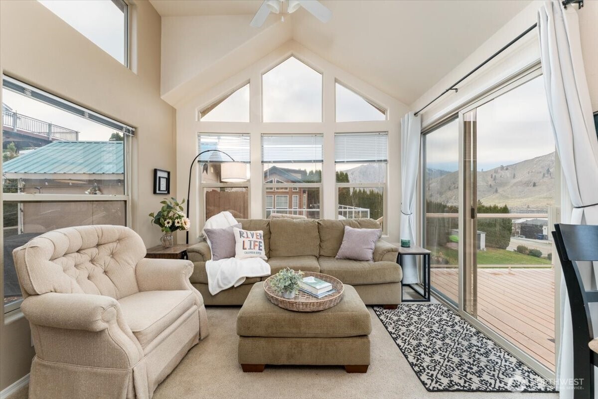 328 Pineview Drive