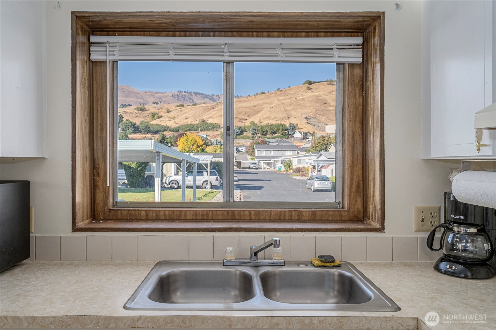 1608 N Western Unit: 27