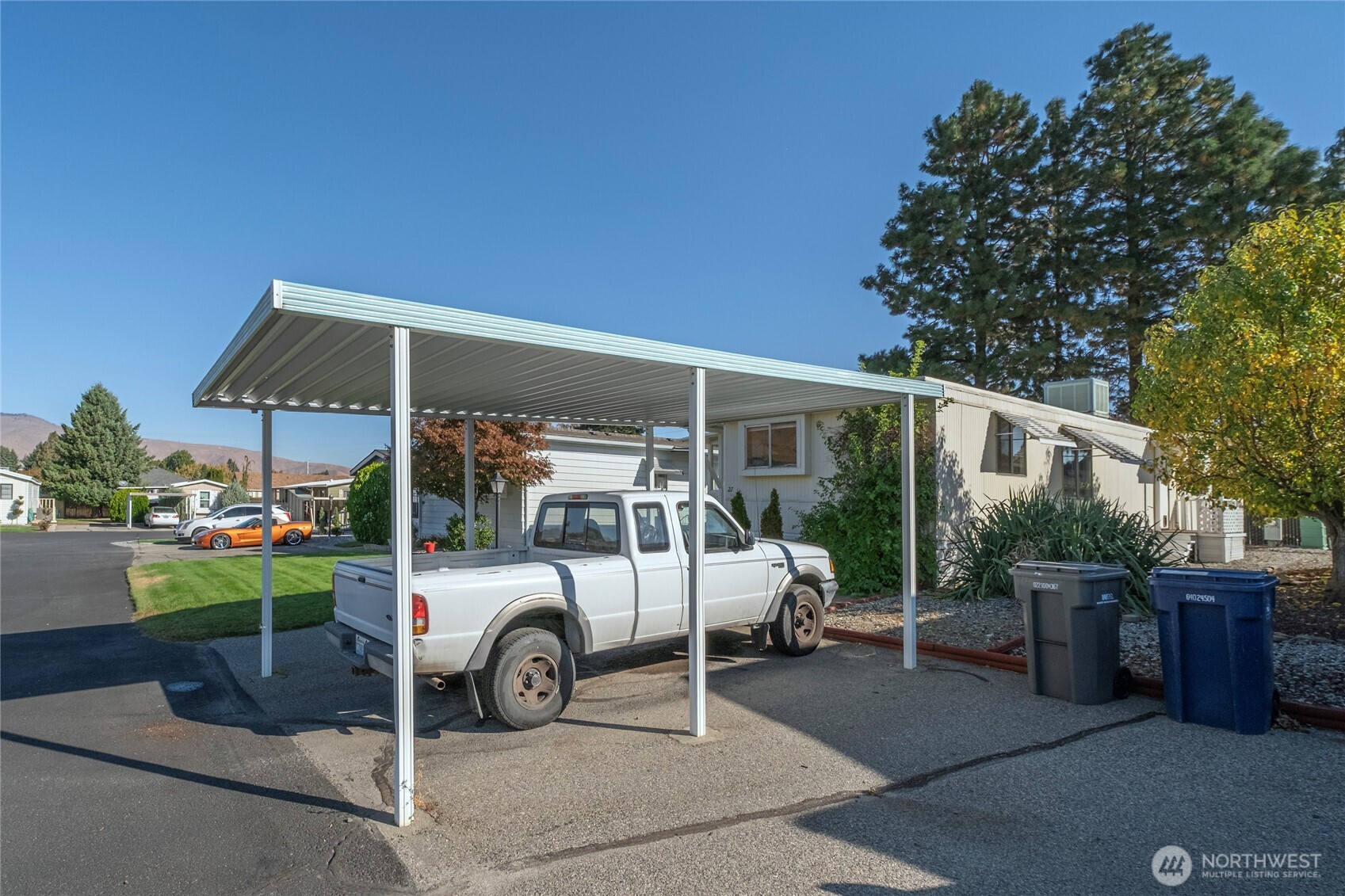 1608 N Western Unit: 27