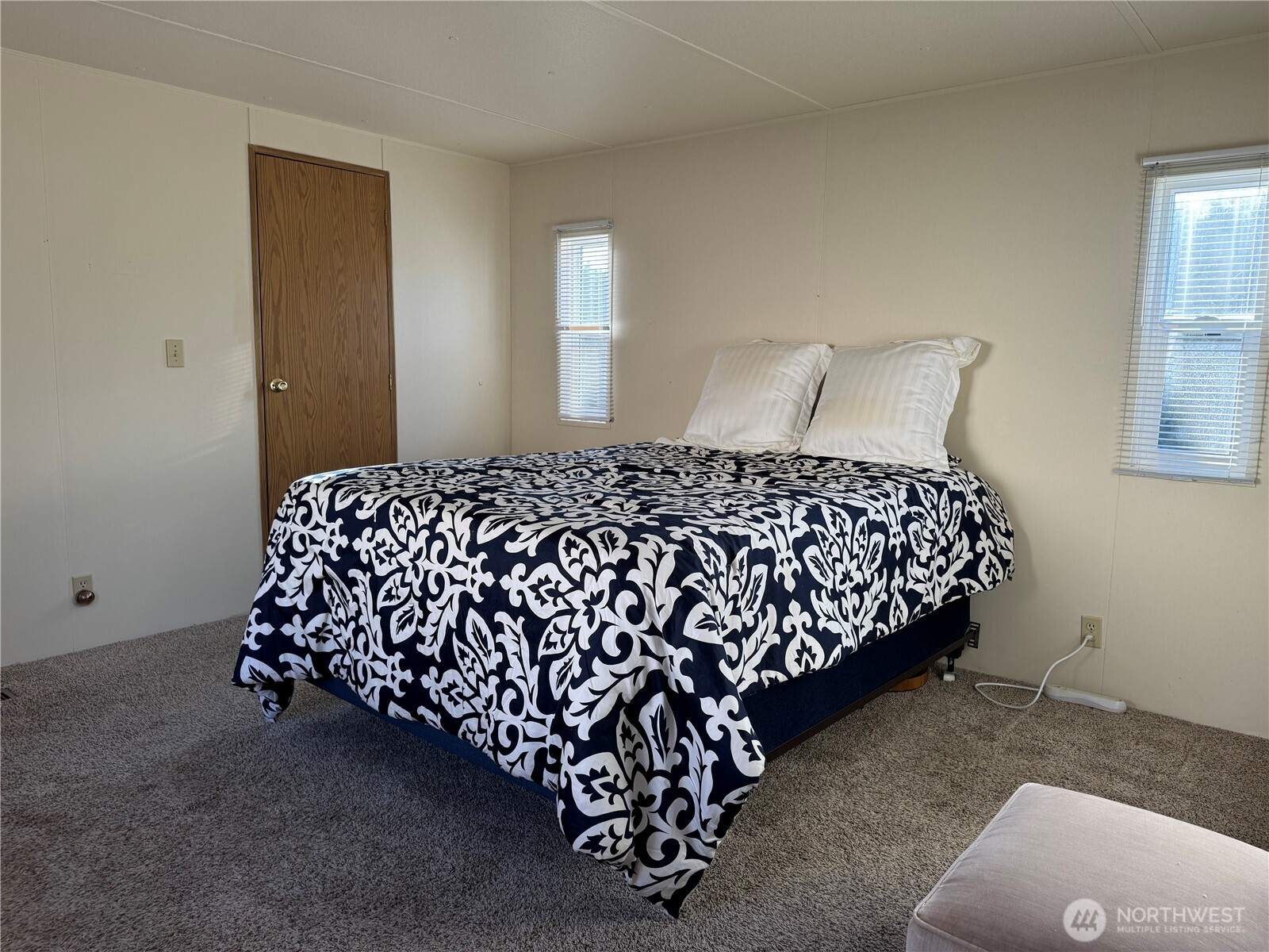 1608 N Western Avenue Unit: 15